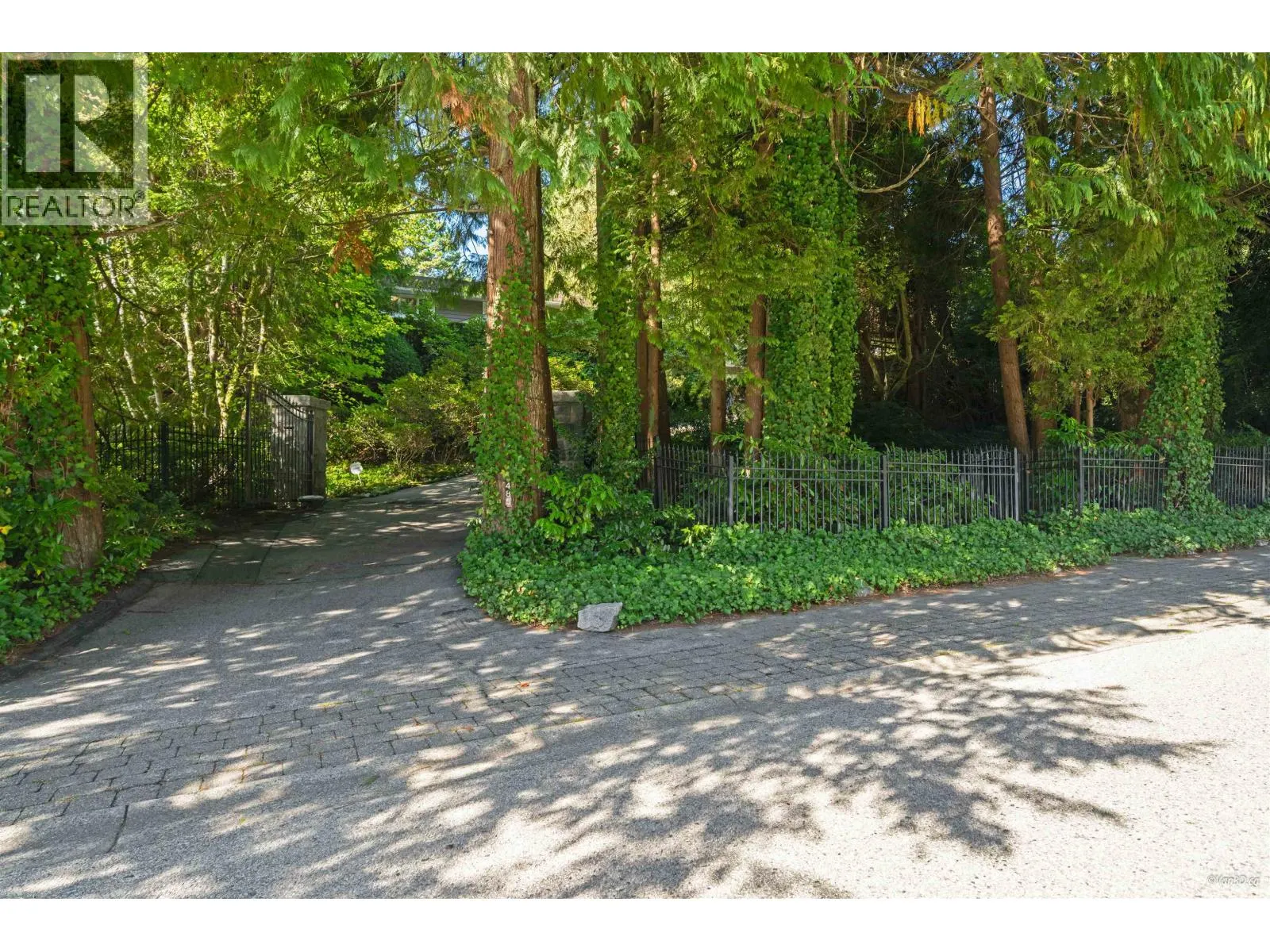 485 SOUTHBOROUGH DRIVE