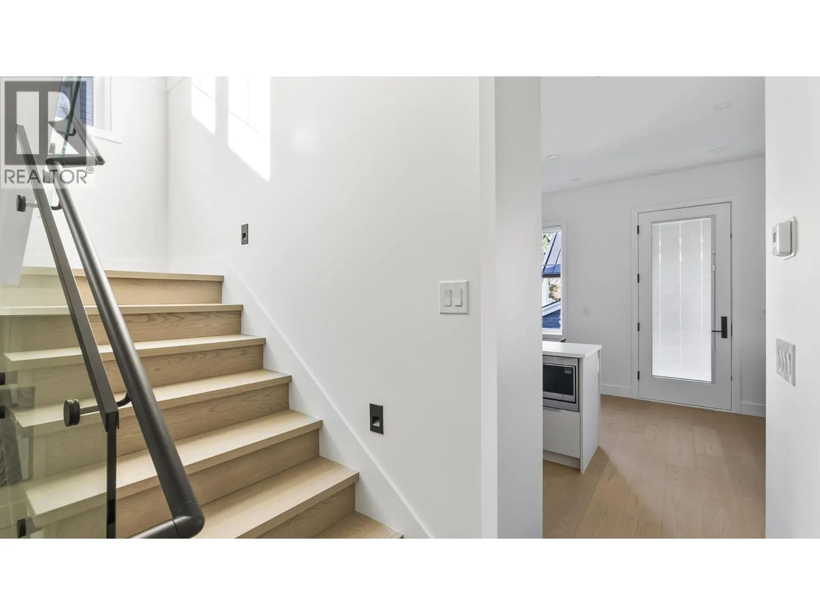 525 E 11TH AVENUE