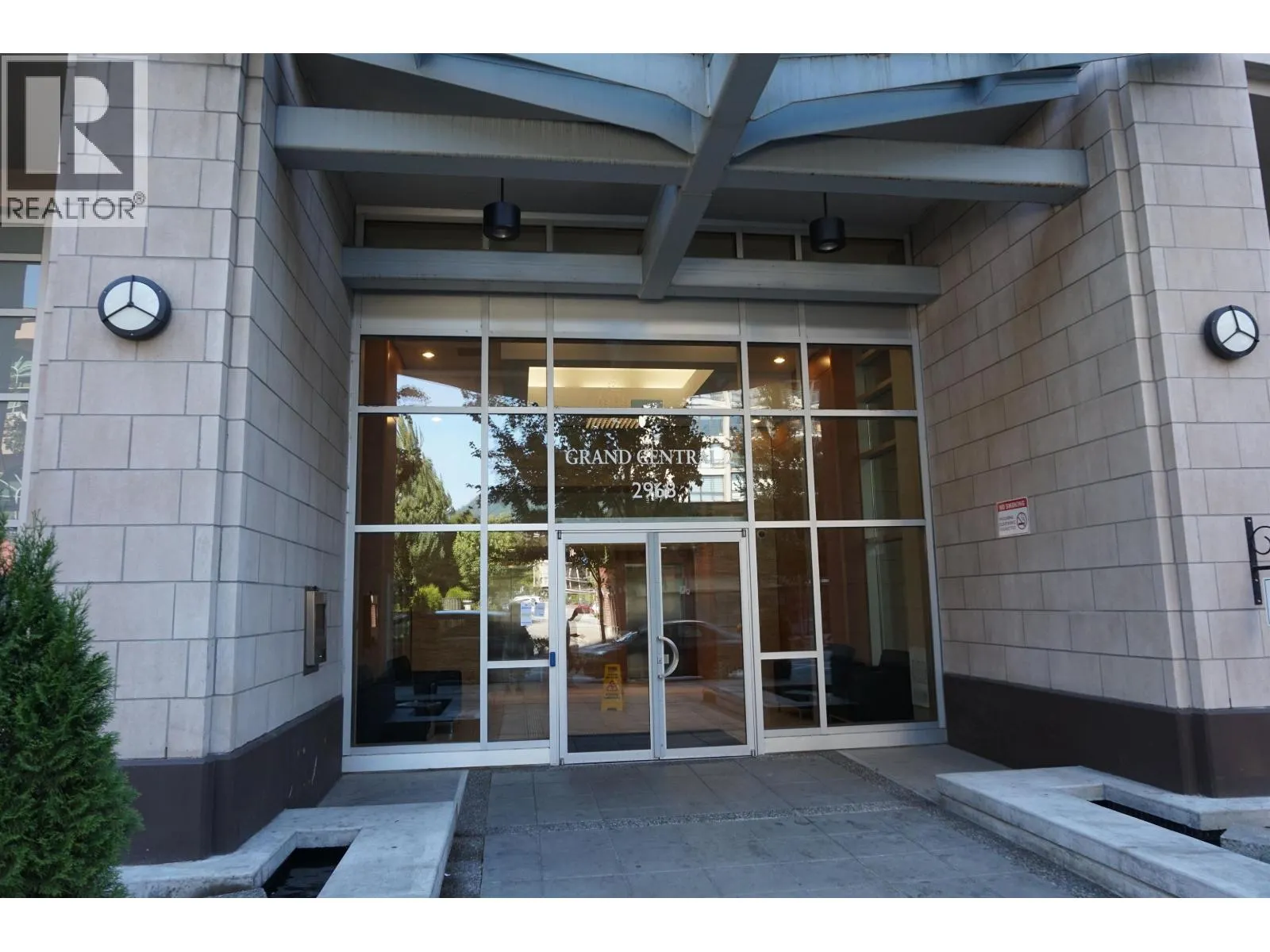 2506 2968 GLEN DRIVE