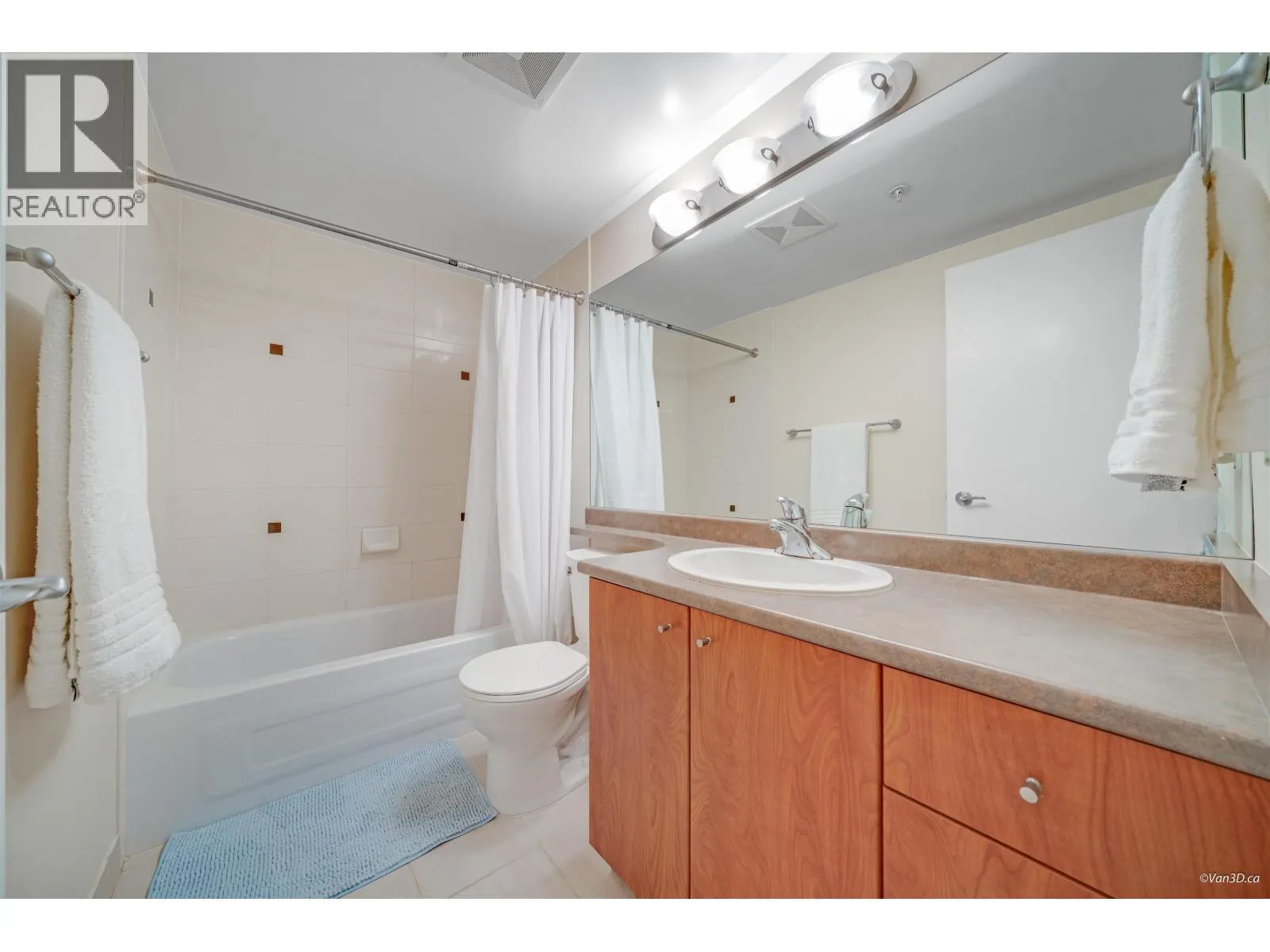 201 736 W 14TH AVENUE