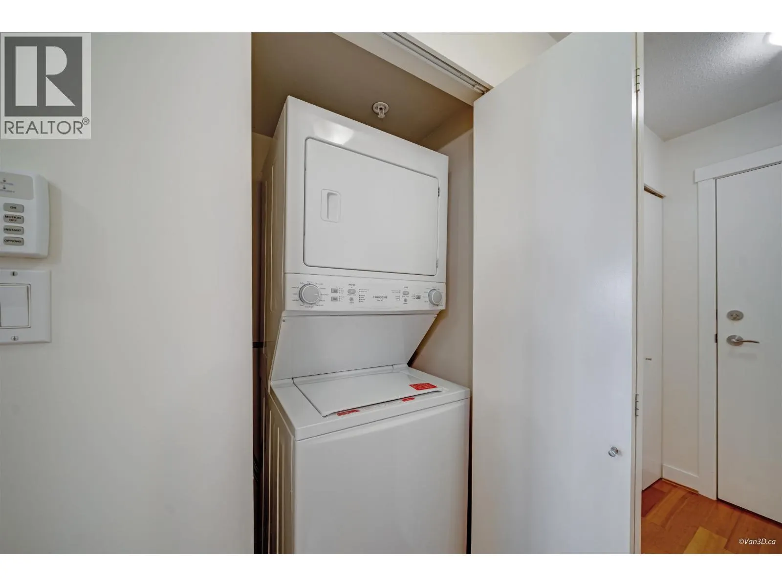 201 736 W 14TH AVENUE