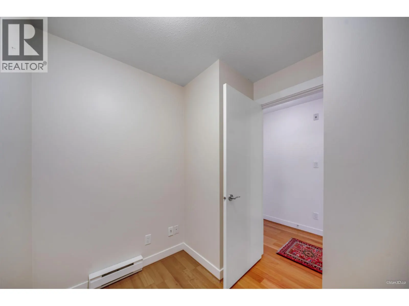201 736 W 14TH AVENUE