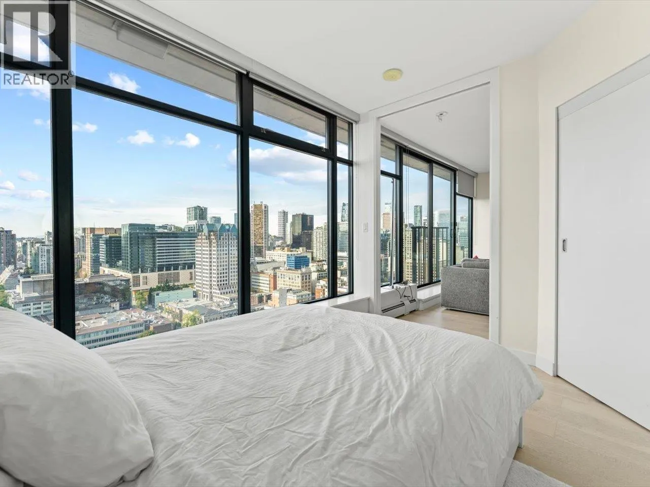3307 128 W CORDOVA STREET