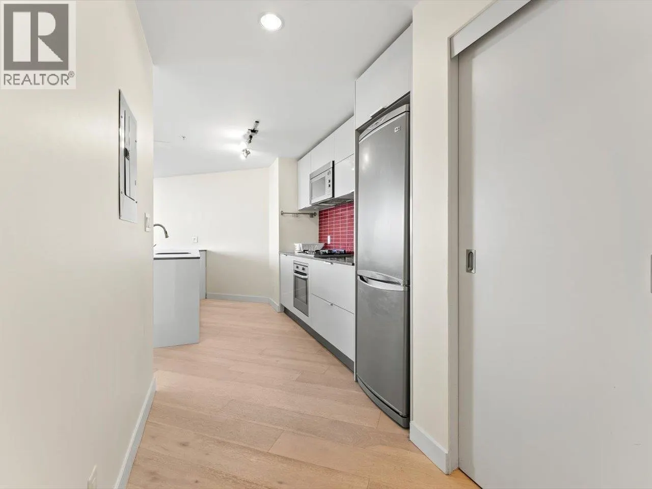3307 128 W CORDOVA STREET