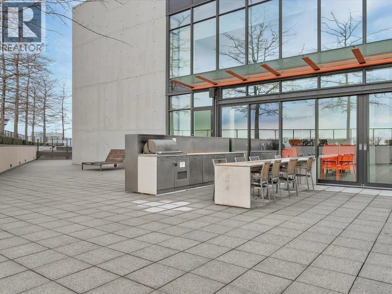 3307 128 W CORDOVA STREET