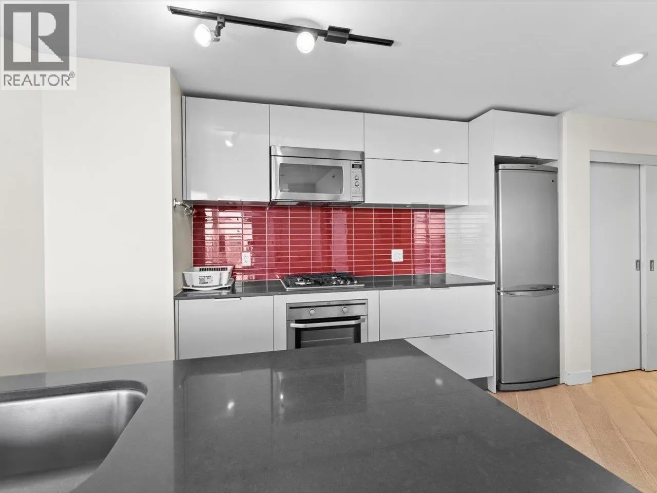 3307 128 W CORDOVA STREET