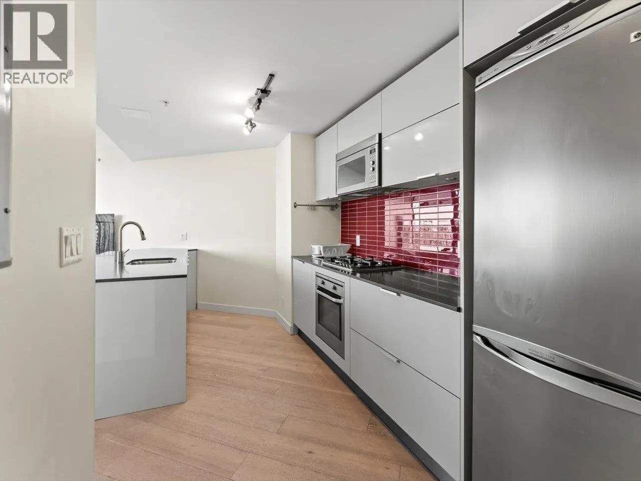 3307 128 W CORDOVA STREET