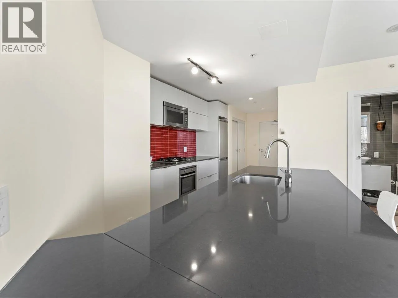 3307 128 W CORDOVA STREET