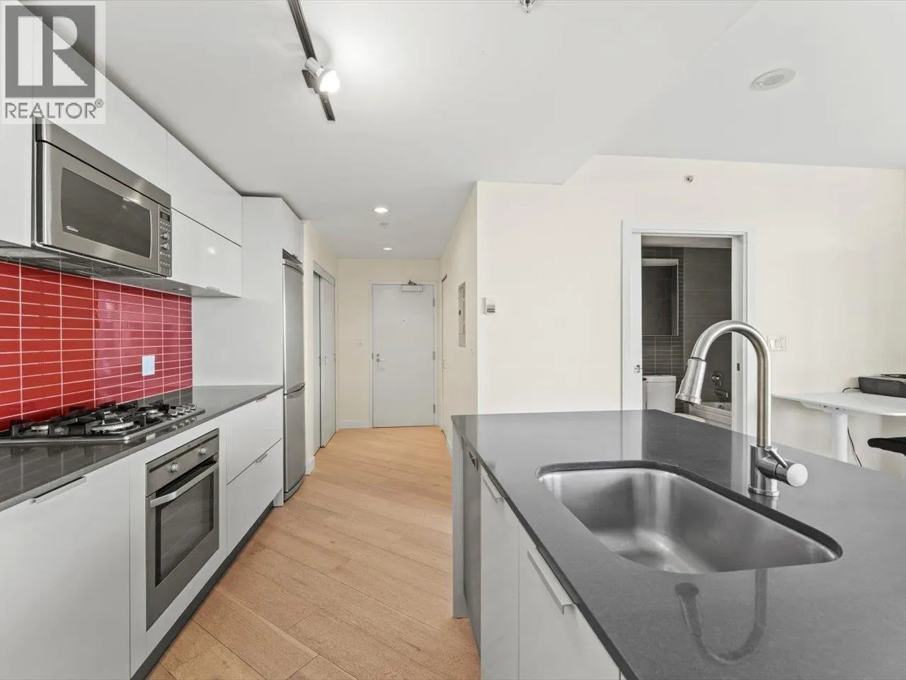 3307 128 W CORDOVA STREET