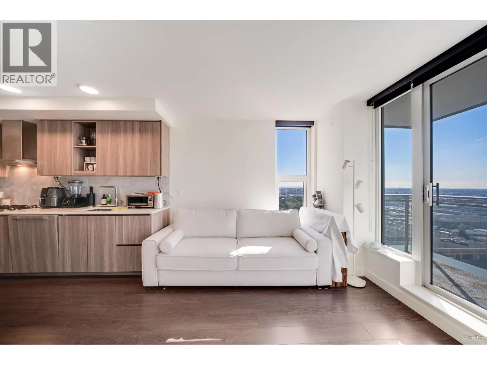 1902 455 SW MARINE DRIVE