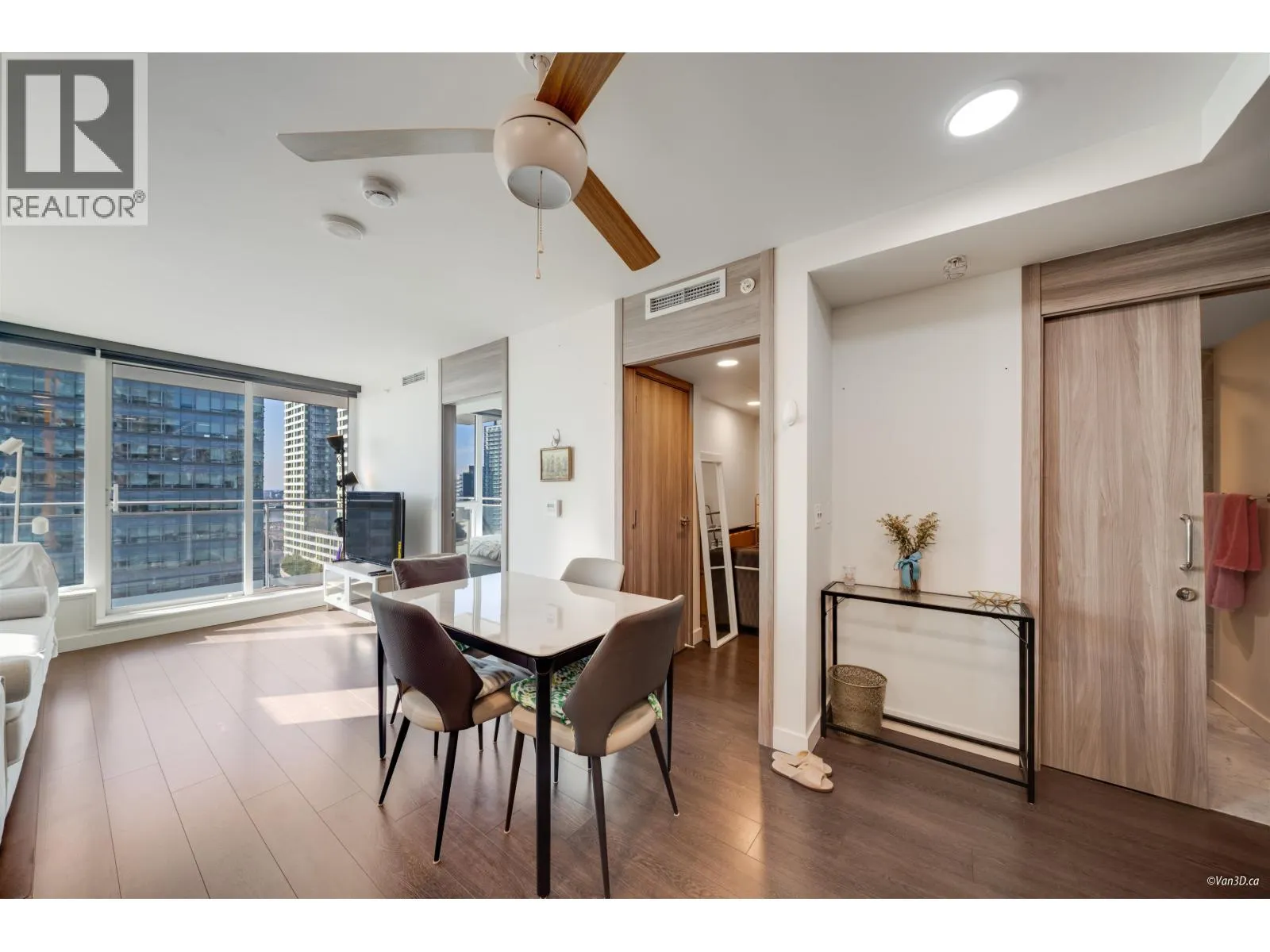 1902 455 SW MARINE DRIVE