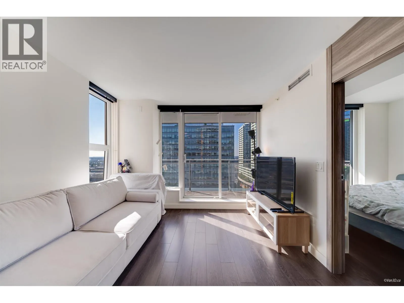 1902 455 SW MARINE DRIVE