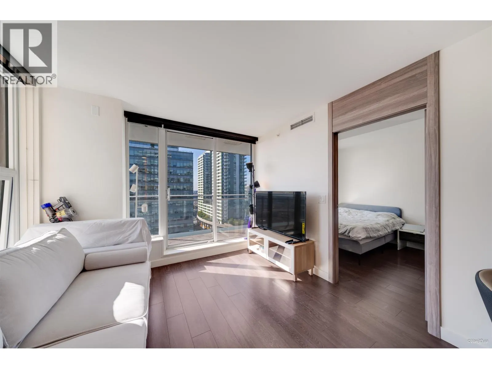 1902 455 SW MARINE DRIVE