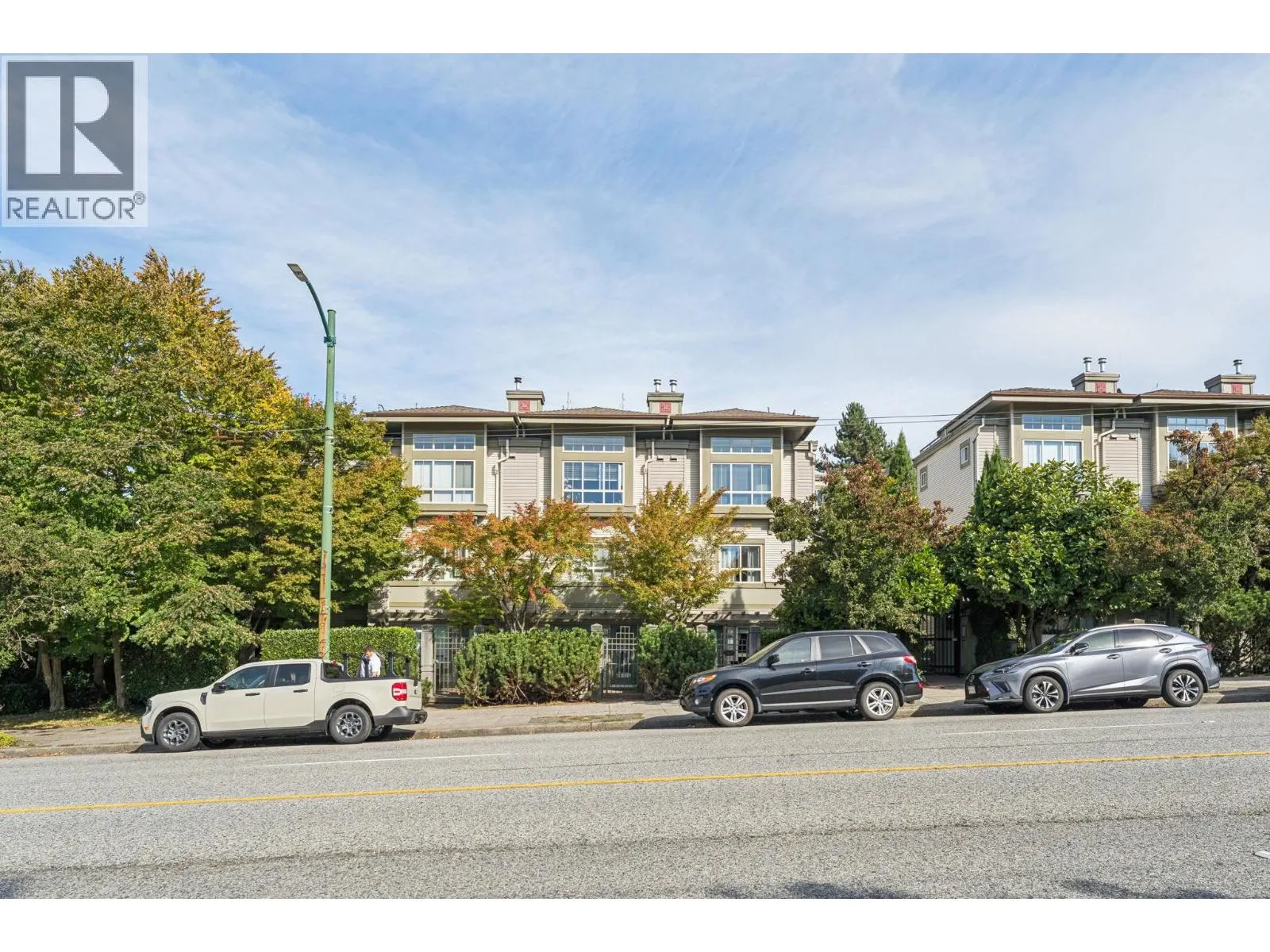 11 2375 W BROADWAY