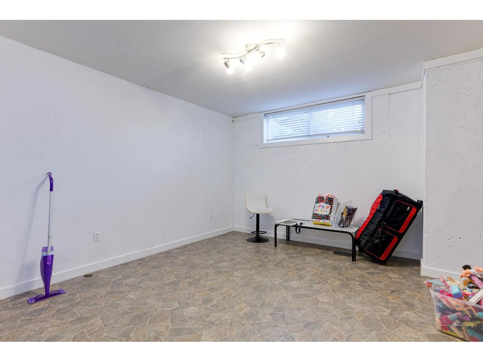 19 8638 159 STREET