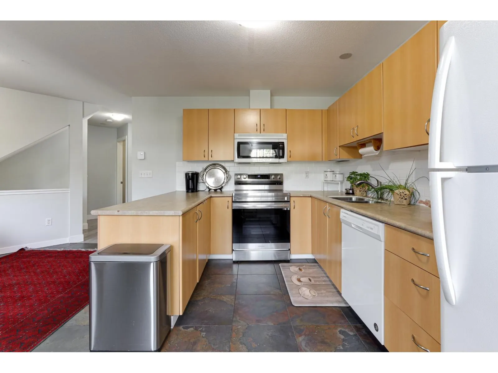 19 8638 159 STREET