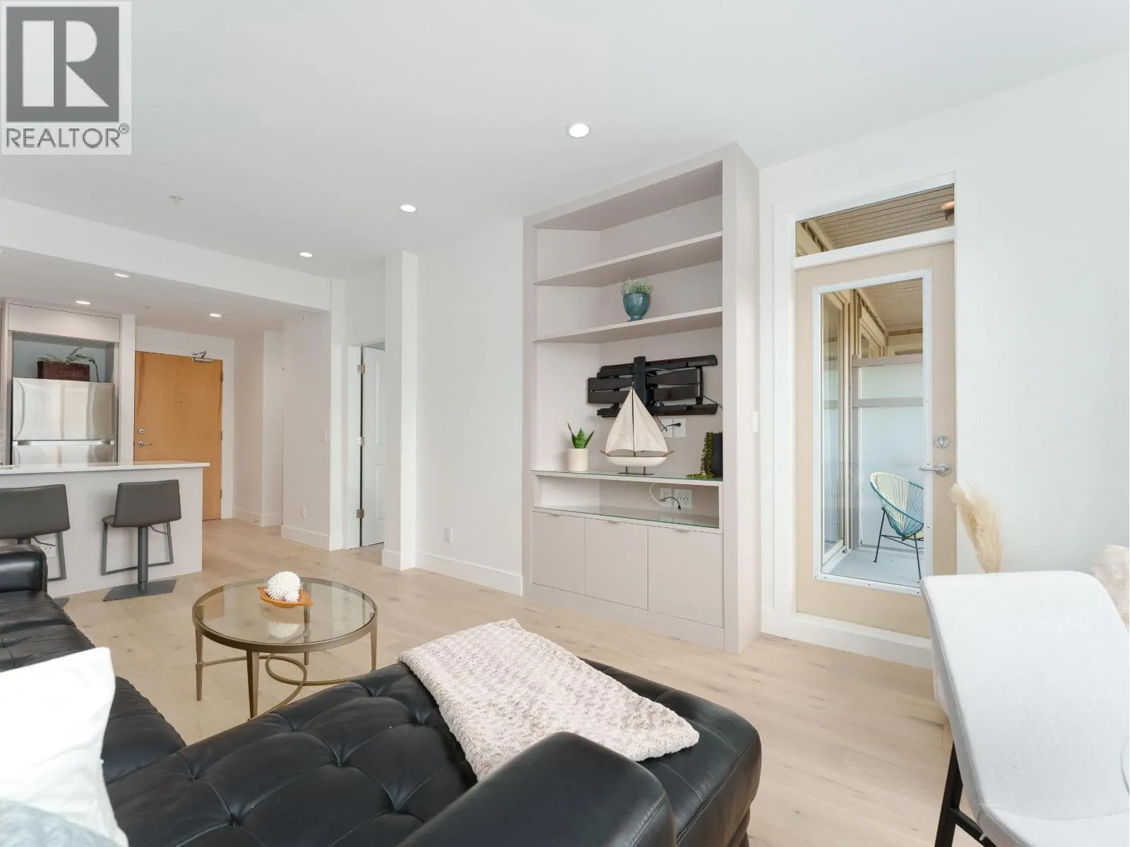 422 580 RAVEN WOODS DRIVE