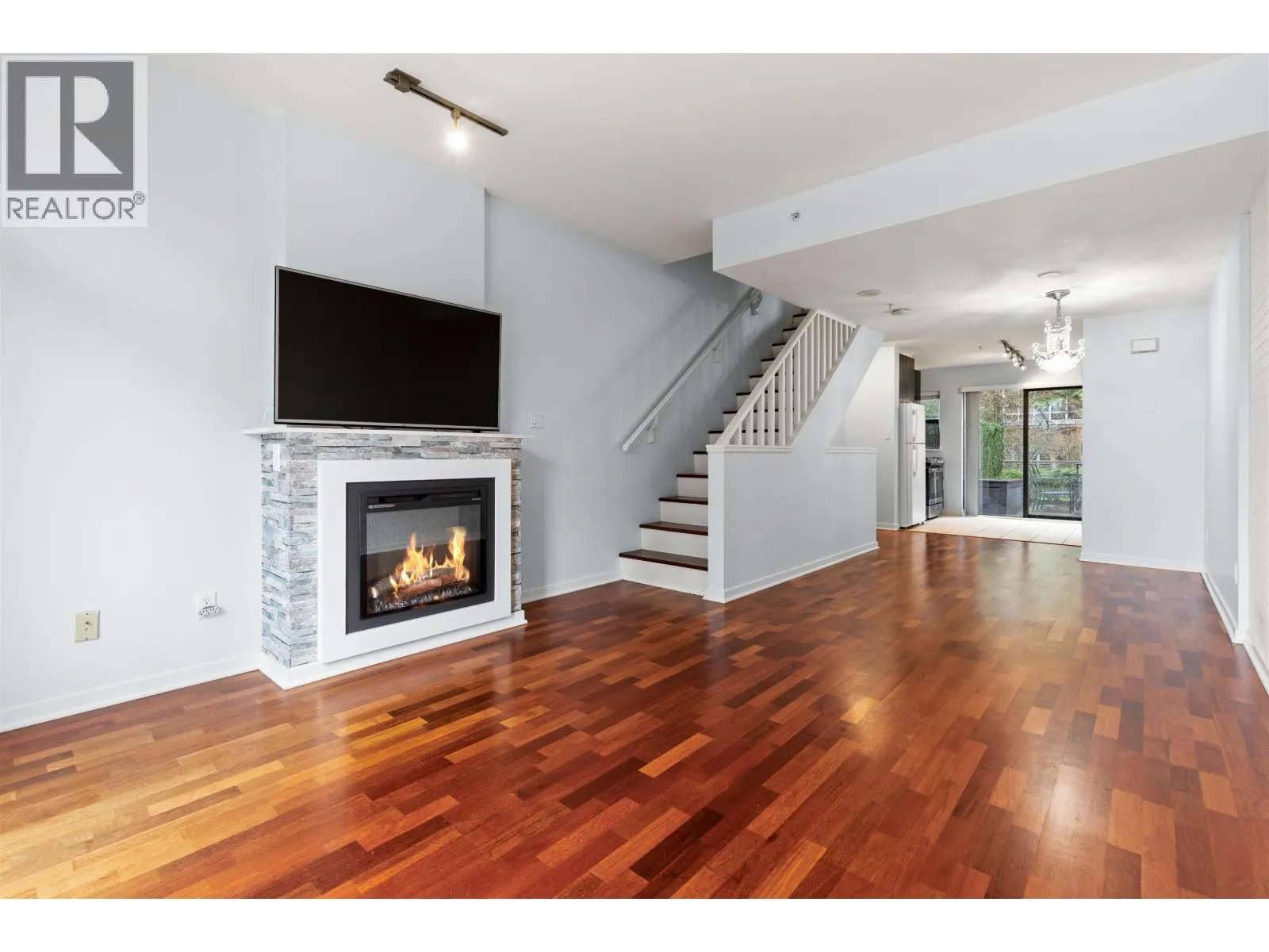 975 BEATTY STREET