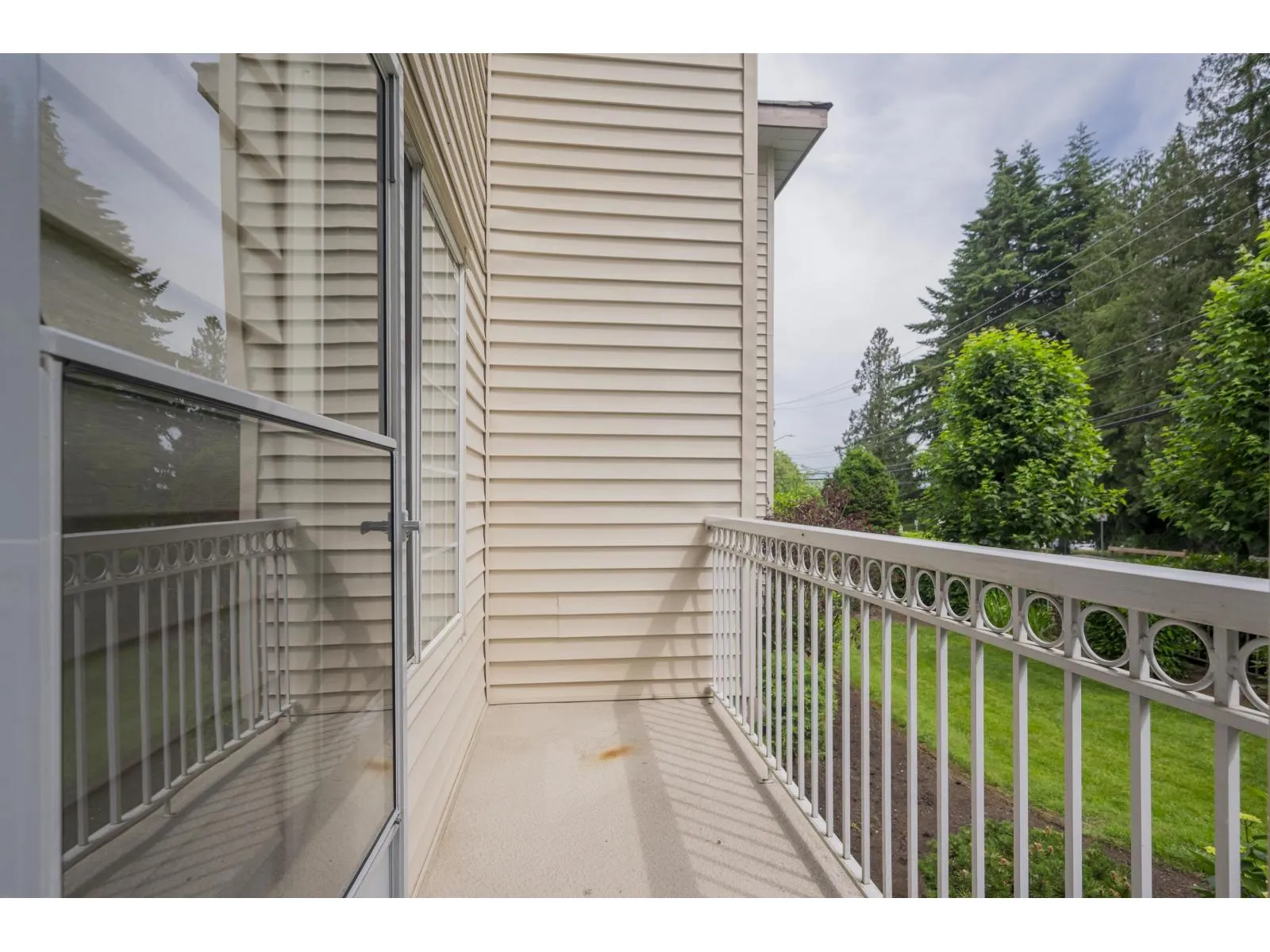106 2491 GLADWIN ROAD