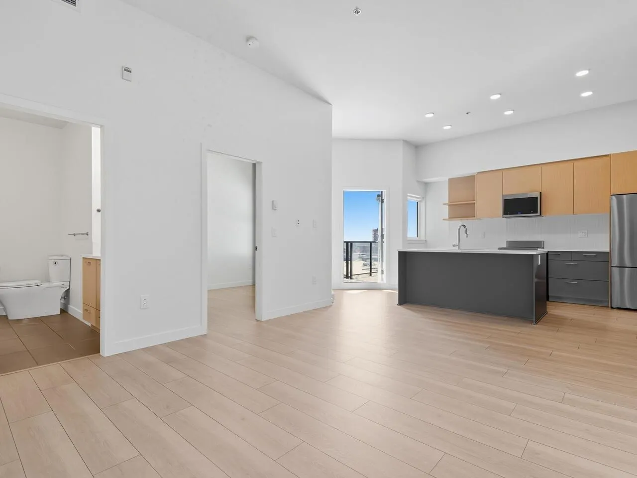 617 10777 138 STREET
