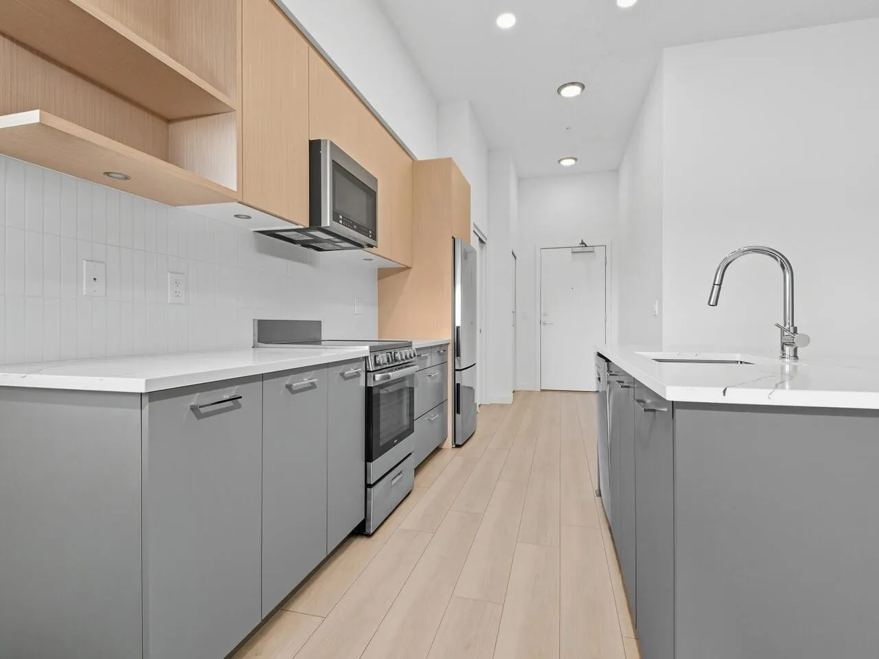 617 10777 138 STREET