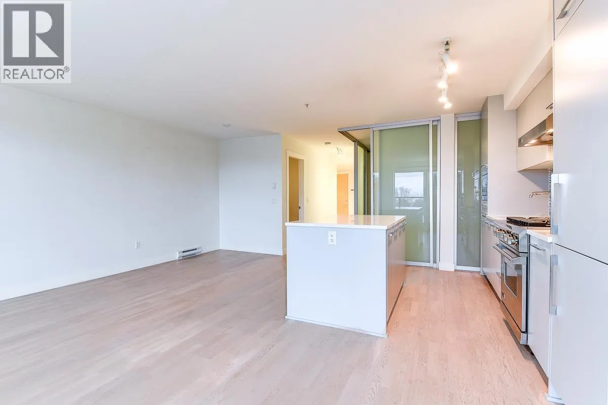 309 4355 W 10TH AVENUE