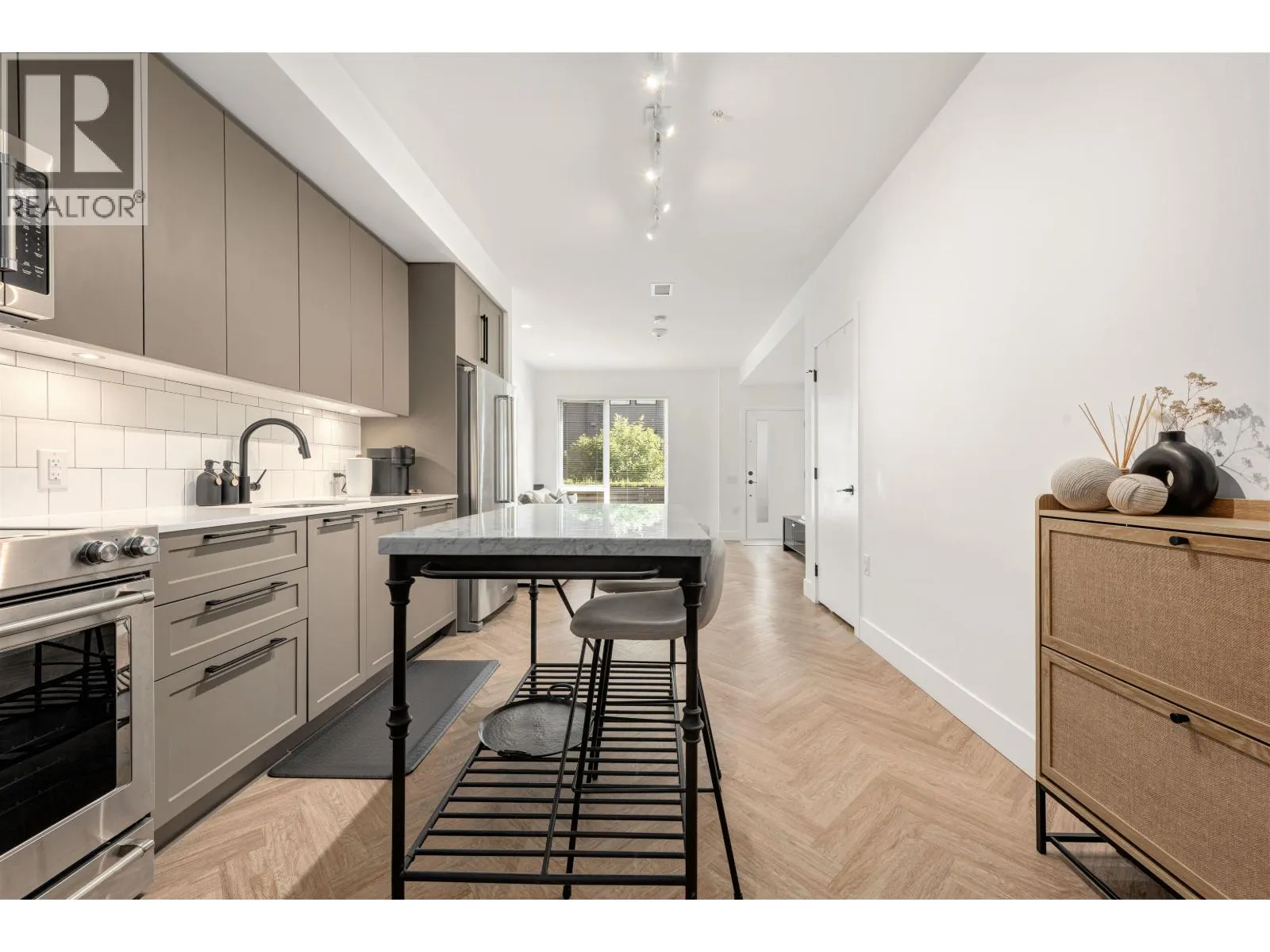 3 9278 SLOPES MEWS