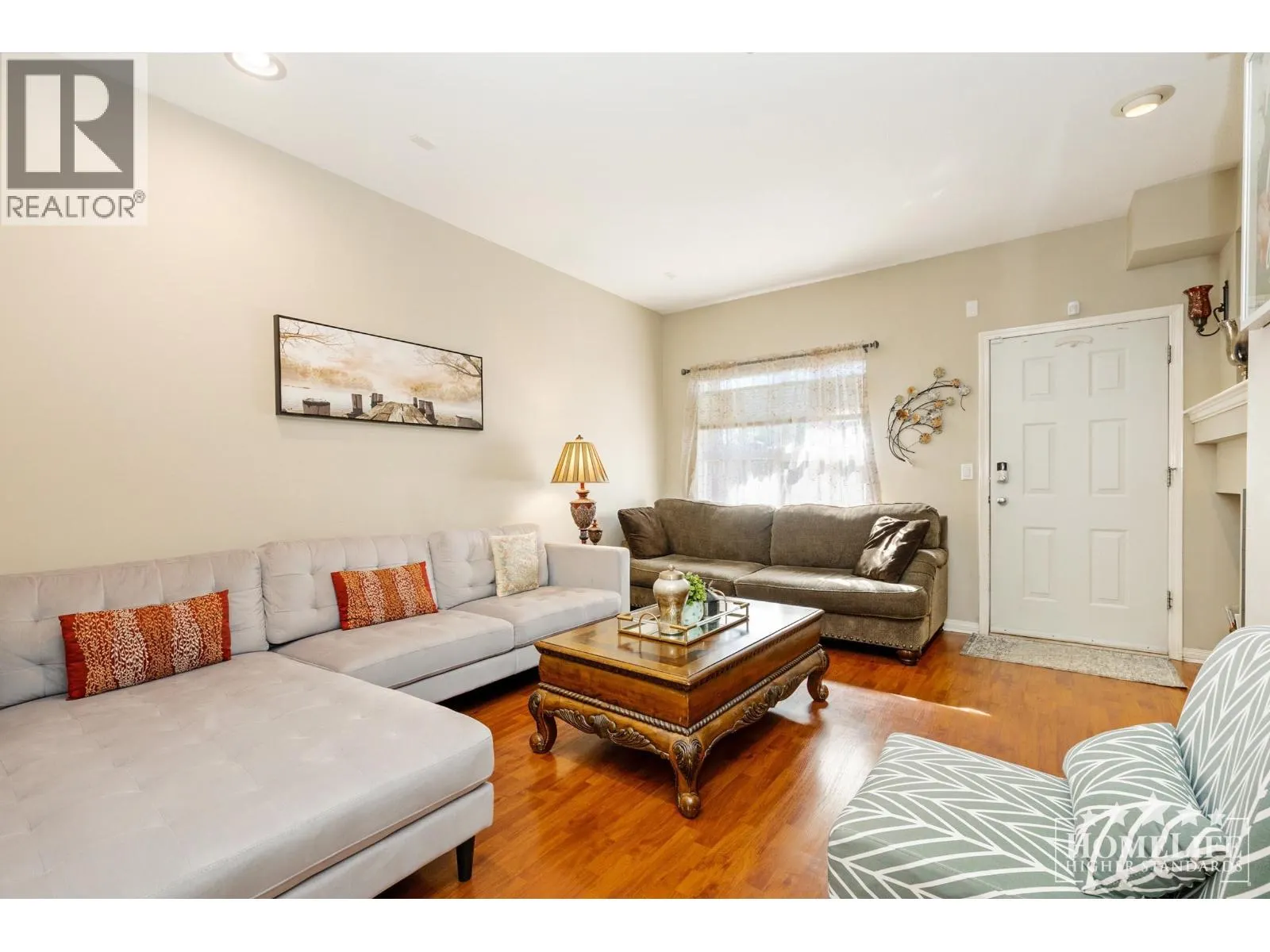 64 1055 RIVERWOOD GATE