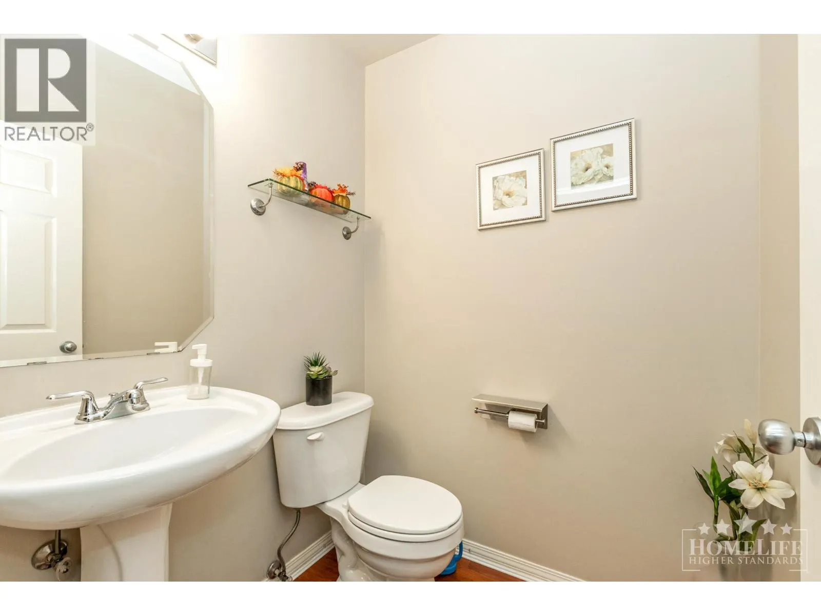 64 1055 RIVERWOOD GATE