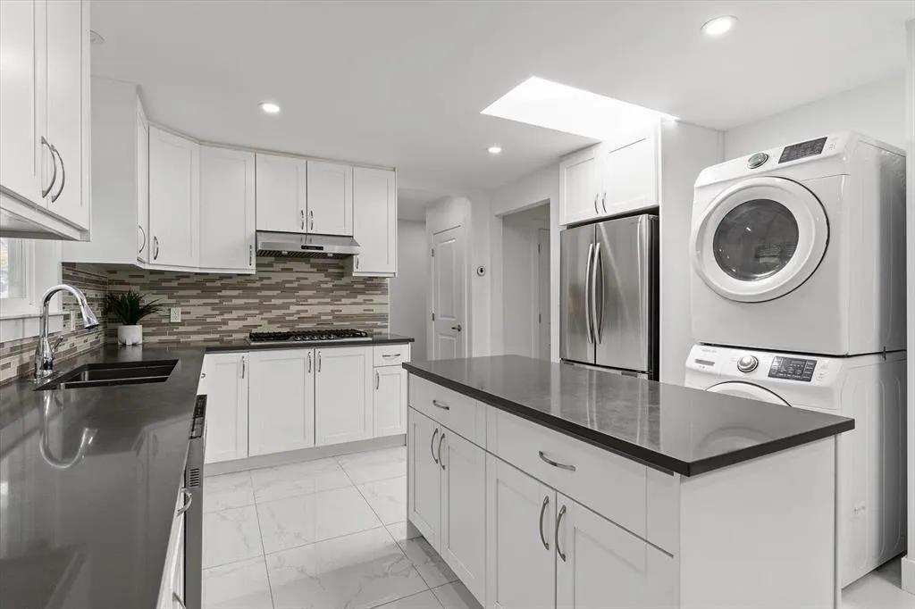 6755 LORNE DRIVE|Sardis South