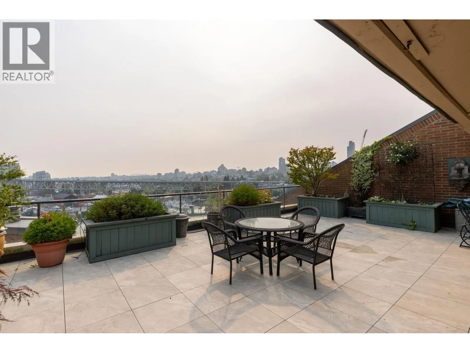 1009 1450 PENNYFARTHING DRIVE