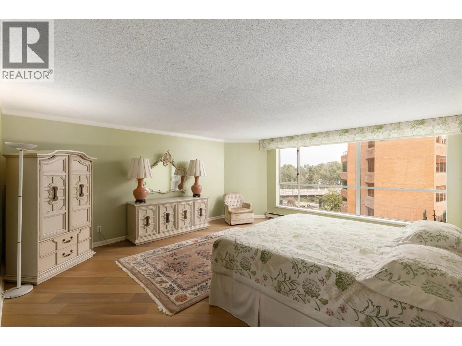 1009 1450 PENNYFARTHING DRIVE