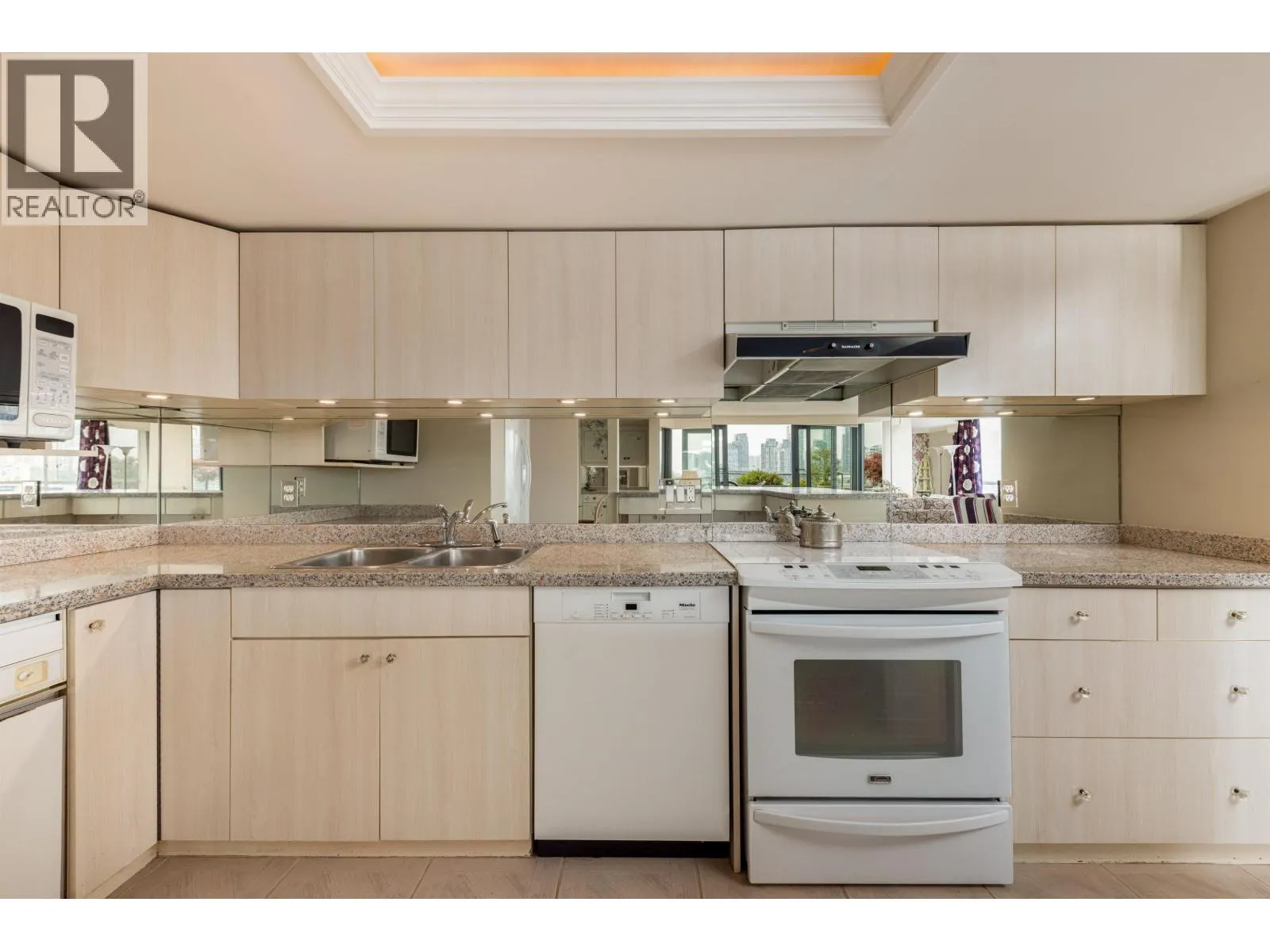 1009 1450 PENNYFARTHING DRIVE