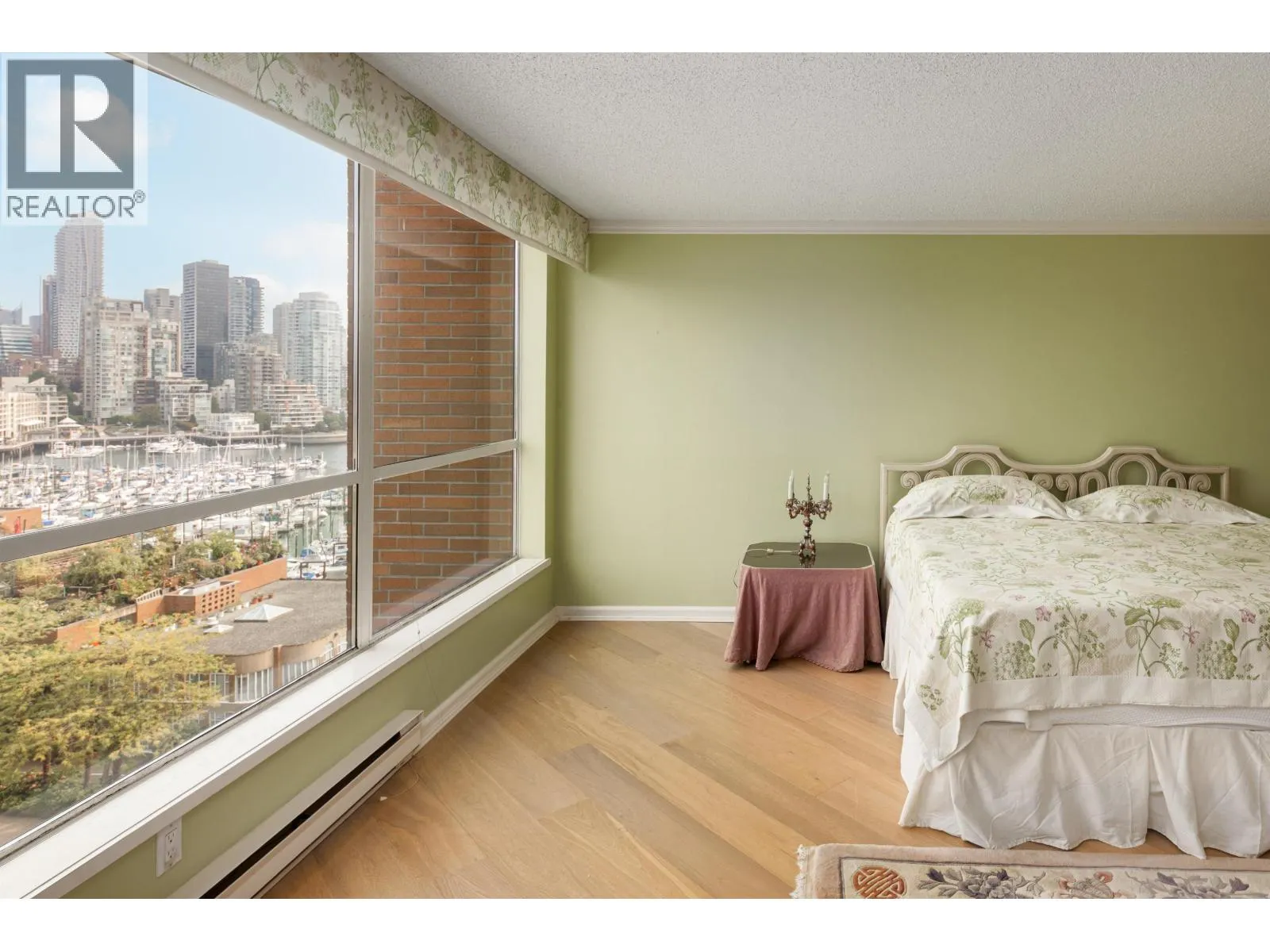 1009 1450 PENNYFARTHING DRIVE