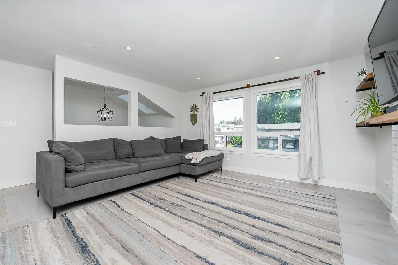 20476 TELEGRAPH TRAIL