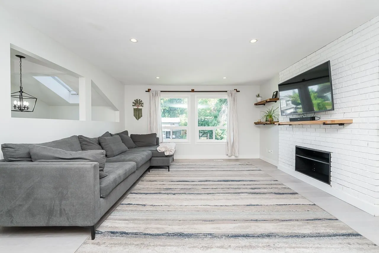 20476 TELEGRAPH TRAIL