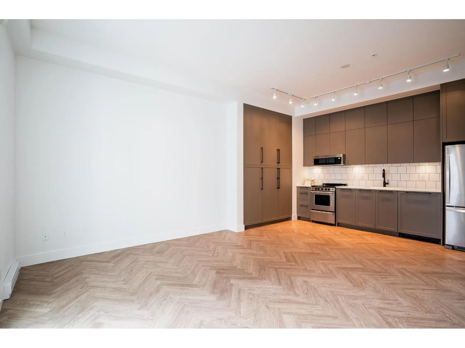 201 13929 105 BOULEVARD