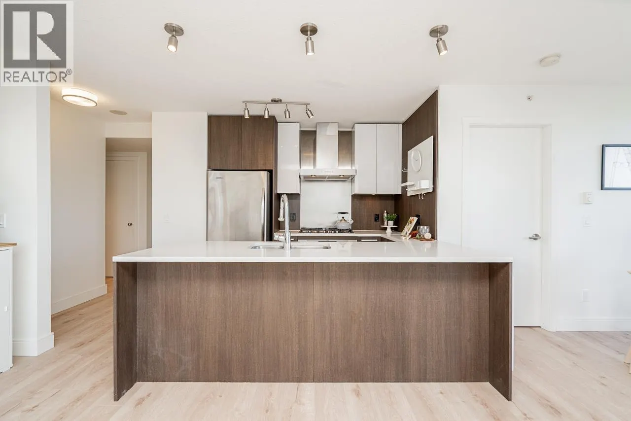 2203 3007 GLEN DRIVE