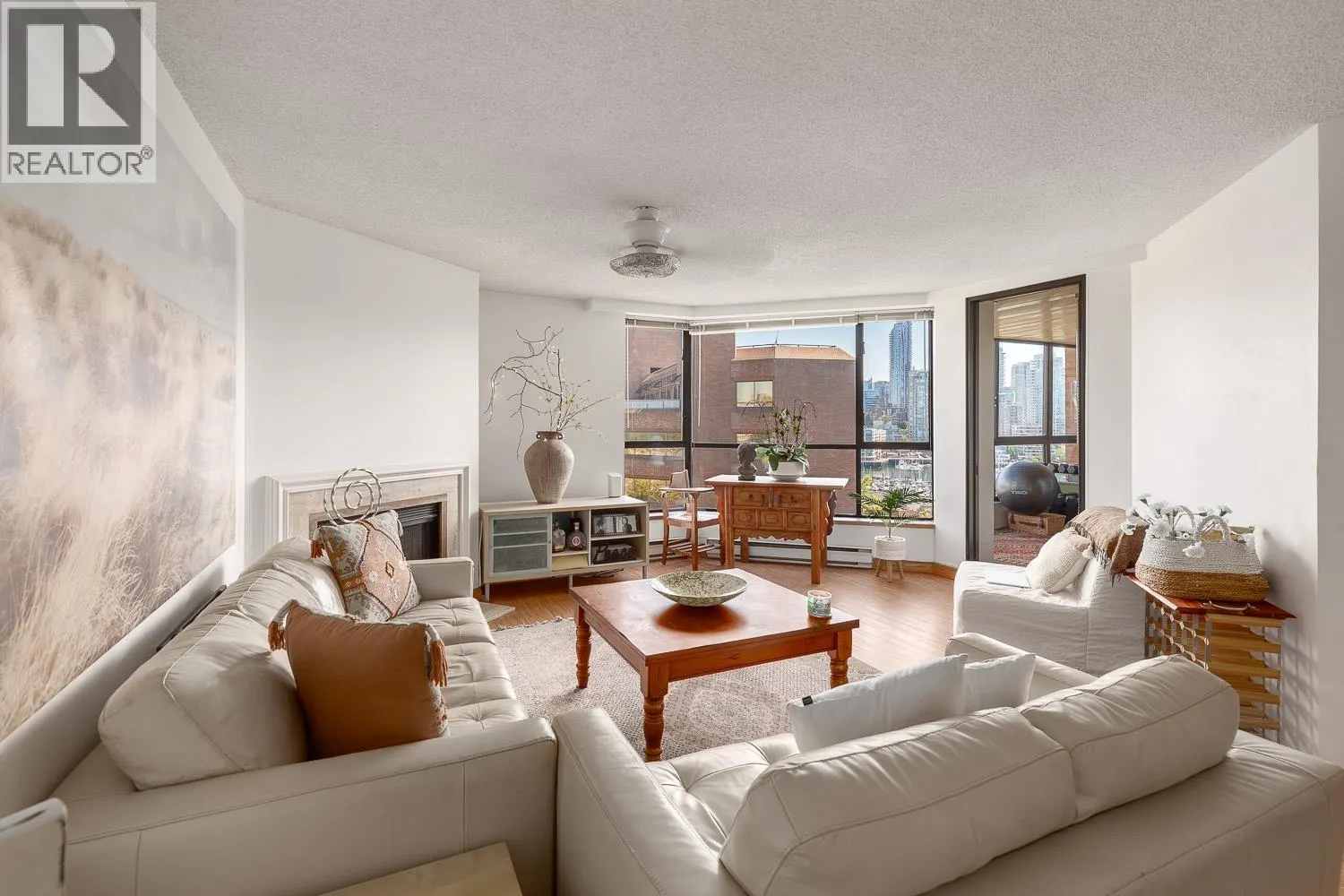 1003 1450 PENNYFARTHING DRIVE