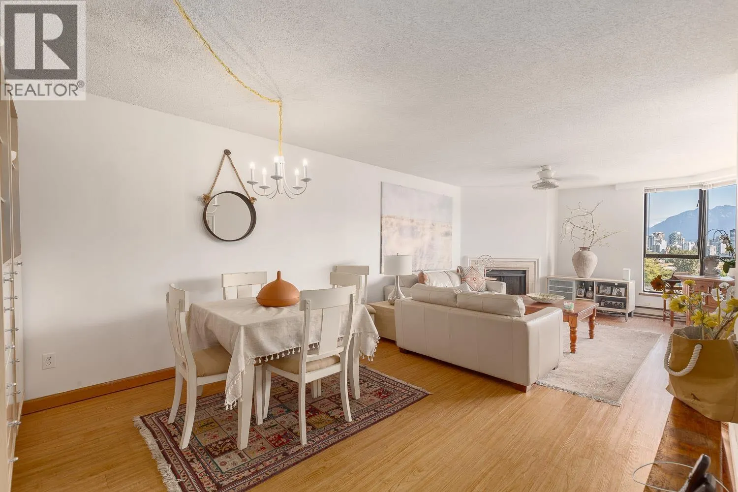 1003 1450 PENNYFARTHING DRIVE