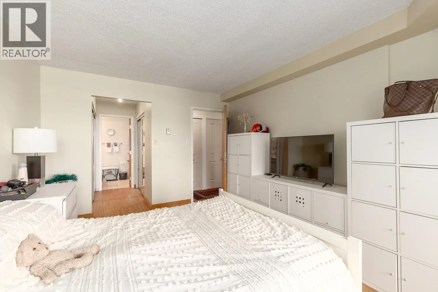 1003 1450 PENNYFARTHING DRIVE