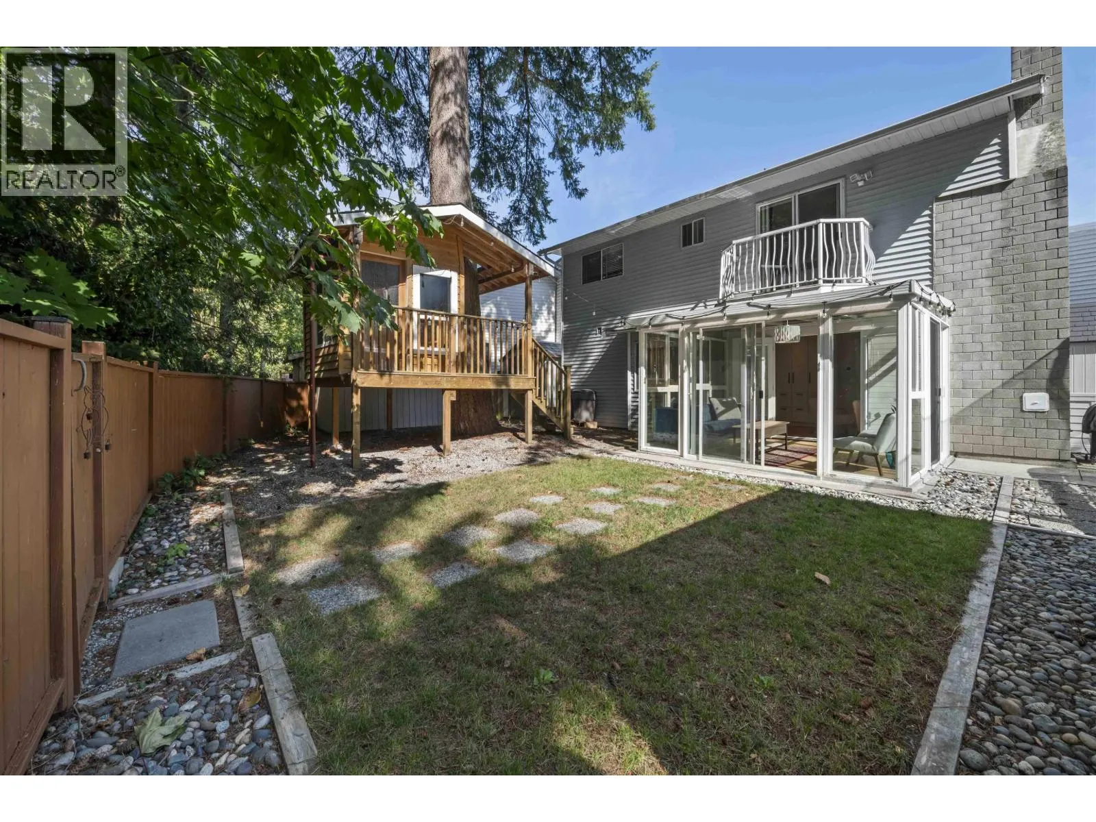 1261 RIVER DRIVE