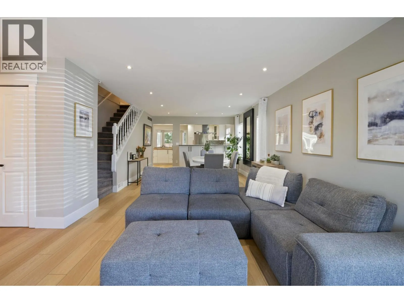 1261 RIVER DRIVE