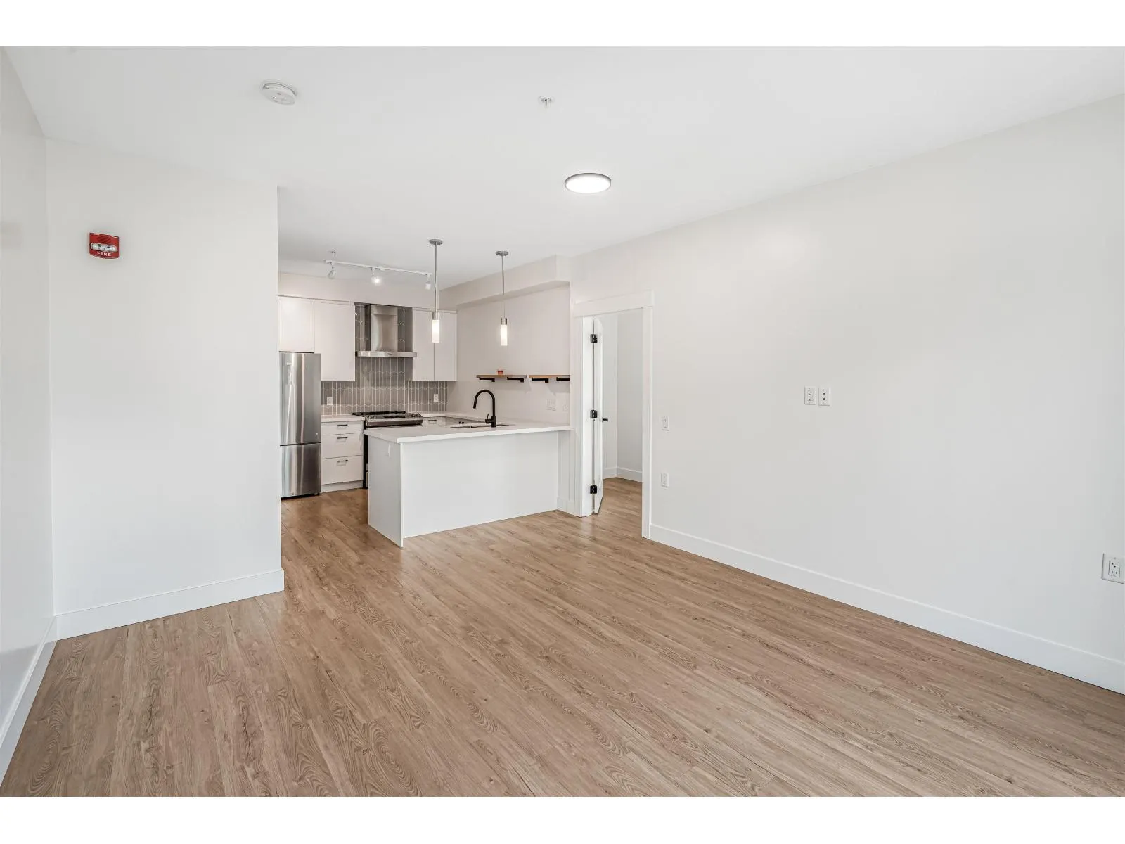 A515 20838 78B AVENUE