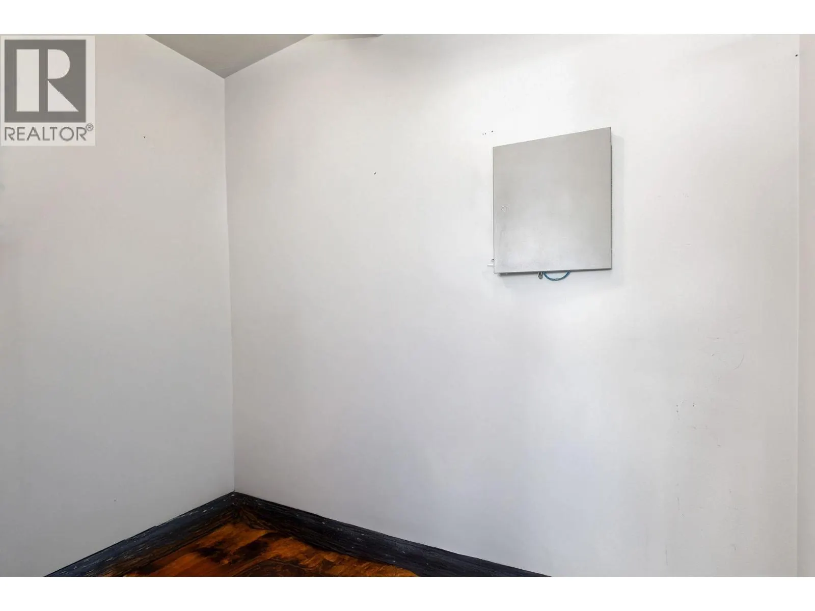 619 2268 W BROADWAY