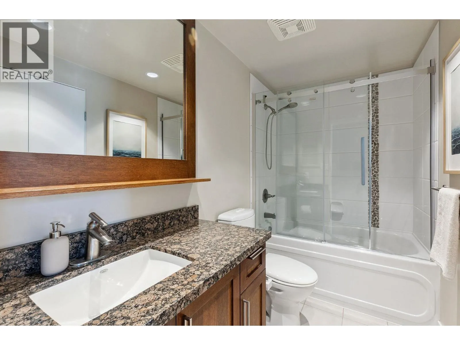 619 2268 W BROADWAY