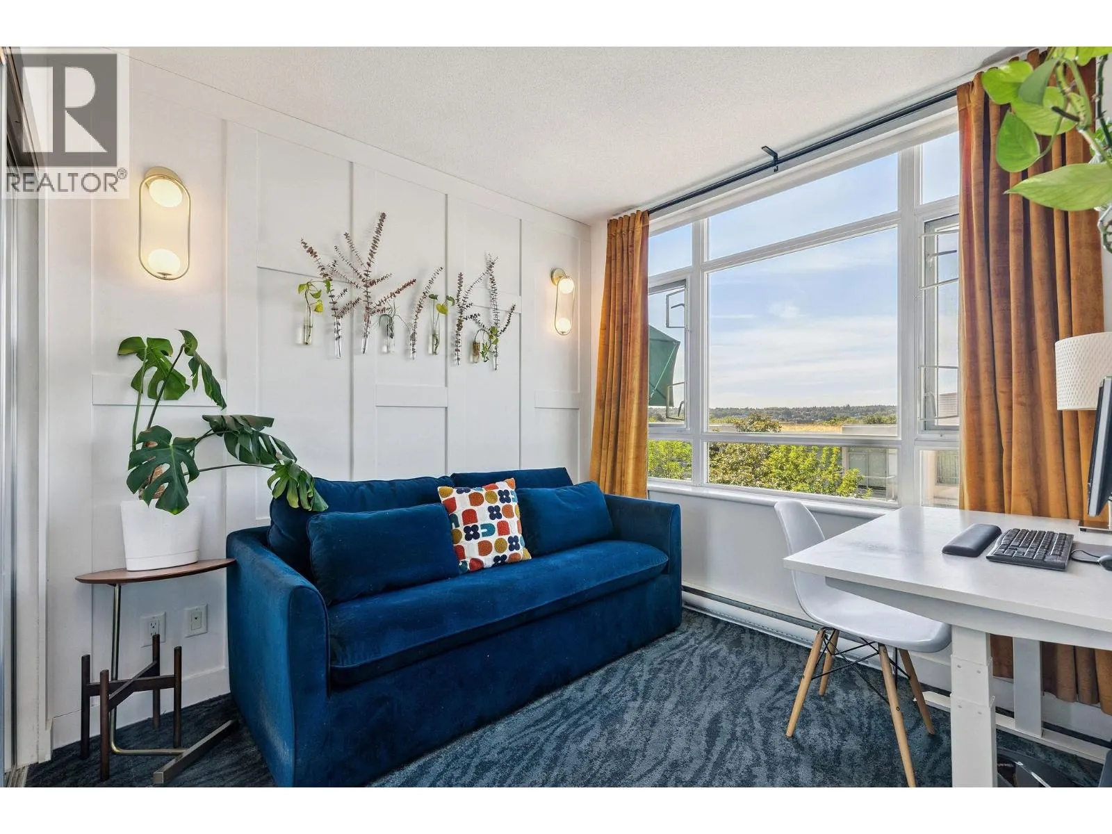 619 2268 W BROADWAY