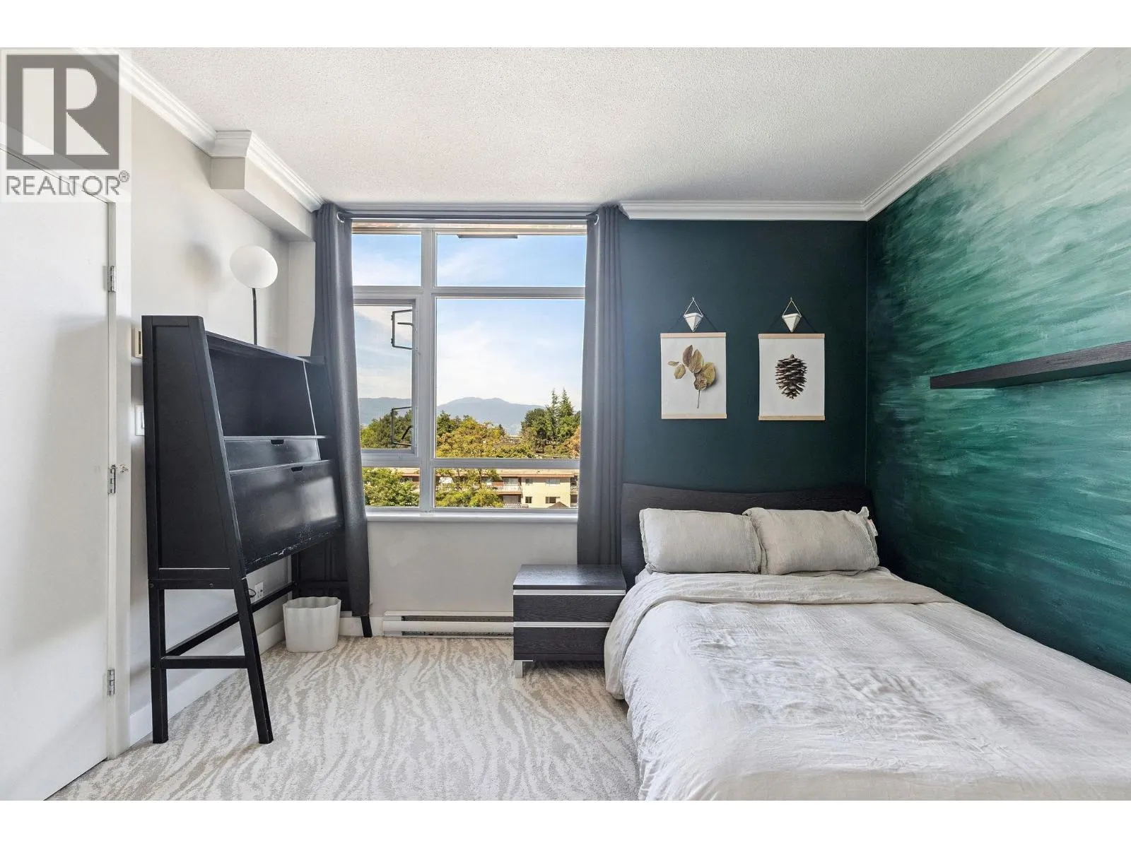 619 2268 W BROADWAY