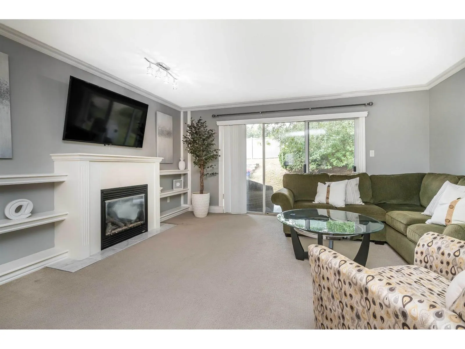 5 3380 GLADWIN ROAD