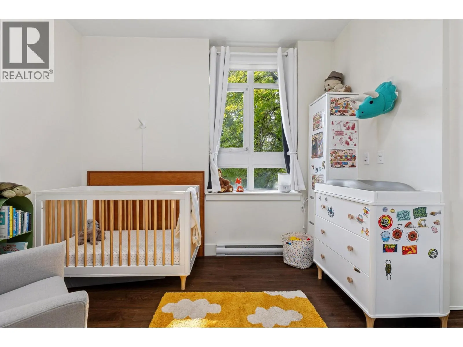 214 2250 COMMERCIAL DRIVE